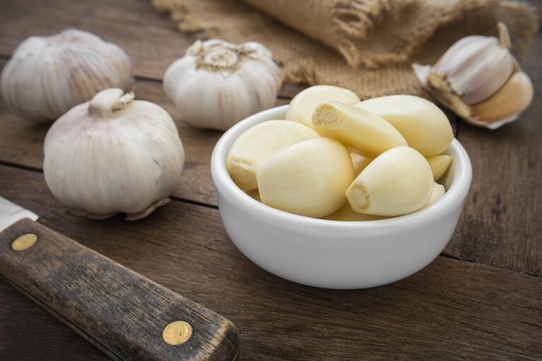 Knoblauch ist wirksam bei der Behandlung von Pilzinfektionen. 